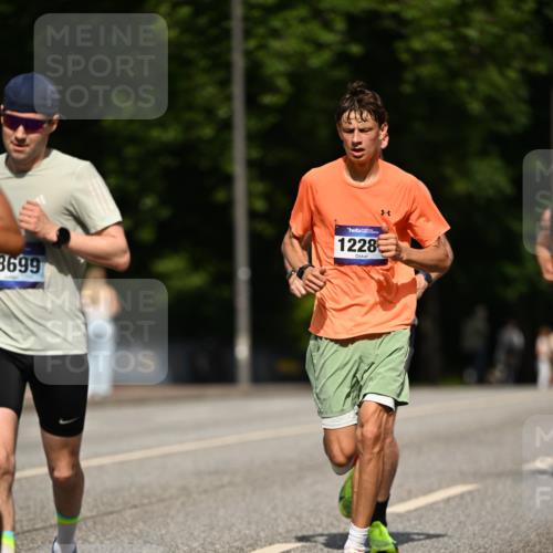 29.06.2025 - hella hamburg halbmarathon Dr. Thomas Lammeyer http://msf.ph/oto/8198794 29.06.2025 09:48:01 Kennedybrücke 1065, 2021, 2879, 3201, 3845, 4678, 5367, 6619, 7349, 8473, 8731, 10156, 10848 meine-sportfotos.de