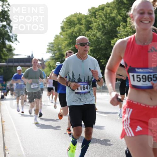 29.06.2025 - hella hamburg halbmarathon Jannik Wohlers http://msf.ph/oto/8198848 29.06.2025 09:47:29 Lombardsbrücke 1164, 1562, 2196, 2296, 4602, 5092, 8901, 9178, 9944, 10384, 10968, 11745, 12462, 12865, 13514, 13798, 13854, 14387, 14601, 14934, 14952, 15261, 15965, 16964, 17306, 18159, 18216, 18573, 18687, 18689, 18841 meine-sportfotos.de