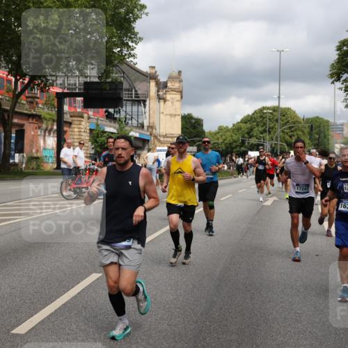 29.06.2025 - hella hamburg halbmarathon Yannick Fuchs http://msf.ph/oto/8198874 29.06.2025 10:44:37 20KM 1119, 1399, 1466, 1507, 1630, 1750, 1817, 2207, 3654, 4127, 4346, 5115, 6027, 6662, 6712, 6795, 7052, 7176, 7397, 7583, 7930, 7932, 8313, 8572, 8657, 8704, 9057, 10371, 10750, 11356, 11455, 11607, 12235, 12527, 12624, 13008, 13609, 13687, 13701, 13812, 13875, 14034, 14257, 14626, 15362, 15395, 15803, 15950, 16242, 16716, 16806, 17179, 17221, 17247, 17384, 18066, 18370, 18394, 18657, 18658, 18811 meine-sportfotos.de