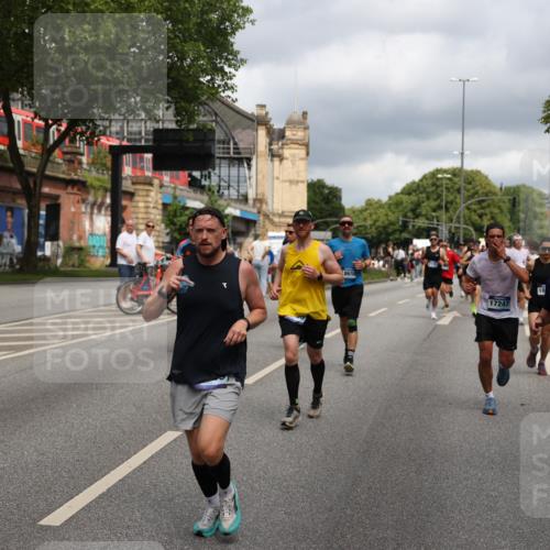29.06.2025 - hella hamburg halbmarathon Yannick Fuchs http://msf.ph/oto/8198913 29.06.2025 10:44:37 20KM 1119, 1399, 1466, 1507, 1630, 1750, 1817, 2207, 3654, 4127, 4346, 5115, 6027, 6662, 6712, 6795, 7052, 7176, 7397, 7583, 7930, 7932, 8313, 8572, 8657, 8704, 9057, 10371, 10750, 11356, 11455, 11607, 12235, 12527, 12624, 13008, 13609, 13687, 13701, 13812, 13875, 14034, 14257, 14626, 15362, 15395, 15803, 15950, 16242, 16716, 16806, 17179, 17221, 17247, 17384, 18066, 18370, 18394, 18657, 18658, 18811 meine-sportfotos.de