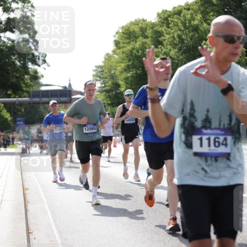 29.06.2025 - hella hamburg halbmarathon Jannik Wohlers http://msf.ph/oto/8198956 29.06.2025 09:47:29 Lombardsbrücke 1164, 1562, 2196, 2296, 4602, 5092, 8901, 9178, 9944, 10384, 10968, 11745, 12462, 12865, 13514, 13798, 13854, 14387, 14601, 14934, 14952, 15261, 15965, 16964, 17306, 18159, 18216, 18573, 18687, 18689, 18841 meine-sportfotos.de