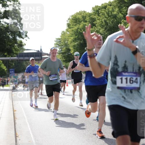 29.06.2025 - hella hamburg halbmarathon Jannik Wohlers http://msf.ph/oto/8198967 29.06.2025 09:47:29 Lombardsbrücke 1164, 1562, 2196, 2296, 4602, 5092, 8901, 9178, 9944, 10384, 10968, 11745, 12462, 12865, 13514, 13798, 13854, 14387, 14601, 14934, 14952, 15261, 15965, 16964, 17306, 18159, 18216, 18573, 18687, 18689, 18841 meine-sportfotos.de