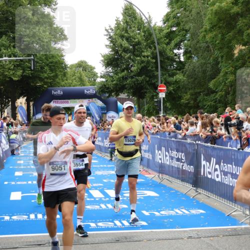 29.06.2025 - hella hamburg halbmarathon Zöllner http://msf.ph/oto/8198989 29.06.2025 10:46:45 Ziel 1920, 1942, 3976, 6630, 9051, 13554, 14541, 15026, 15714, 15900, 16175, 17743, 17865, 18297, 19128 meine-sportfotos.de