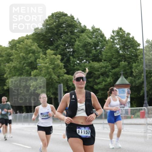 29.06.2025 - hella hamburg halbmarathon Jannik Wohlers http://msf.ph/oto/8199042 29.06.2025 10:25:05 Lombardsbrücke 1093, 1627, 2278, 5028, 6869, 9811, 10845, 10846, 11157, 11662, 13510, 13842, 15016, 15119, 15283, 16421, 16422 meine-sportfotos.de