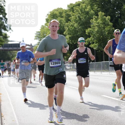 29.06.2025 - hella hamburg halbmarathon Jannik Wohlers http://msf.ph/oto/8199191 29.06.2025 09:47:31 Lombardsbrücke 1164, 1562, 2196, 2296, 4602, 5092, 6990, 8362, 8901, 9178, 9944, 10384, 10900, 10968, 11745, 12290, 12462, 12865, 13514, 13798, 13854, 14387, 14601, 14934, 14952, 15261, 15415, 15965, 16964, 17306, 18159, 18216, 18573, 18687, 18689, 18841 meine-sportfotos.de