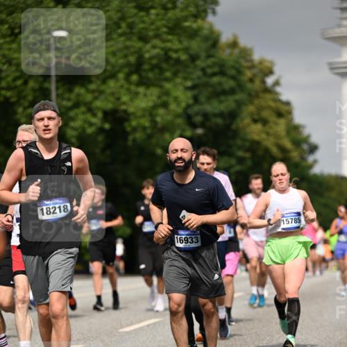 29.06.2025 - hella hamburg halbmarathon Dr. Thomas Lammeyer http://msf.ph/oto/8199200 29.06.2025 10:11:36 Kennedybrücke 1893, 1993, 2136, 3929, 4262, 5242, 5287, 5807, 5845, 5926, 6196, 6517, 6518, 6707, 6713, 6715, 6833, 7503, 7760, 8585, 9967, 10283, 10700, 10703, 11114 meine-sportfotos.de