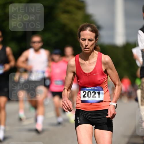 29.06.2025 - hella hamburg halbmarathon Dr. Thomas Lammeyer http://msf.ph/oto/8199255 29.06.2025 09:48:03 Kennedybrücke 2021, 2879, 3201, 3845, 4678, 5367, 6619, 8473, 8731, 10156, 10848 meine-sportfotos.de