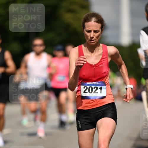 29.06.2025 - hella hamburg halbmarathon Dr. Thomas Lammeyer http://msf.ph/oto/8199298 29.06.2025 09:48:03 Kennedybrücke 2021, 2879, 3201, 3845, 4678, 5367, 6619, 8473, 8731, 10156, 10848 meine-sportfotos.de