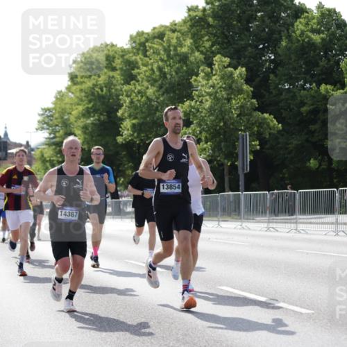 29.06.2025 - hella hamburg halbmarathon Jannik Wohlers http://msf.ph/oto/8199317 29.06.2025 09:47:33 Lombardsbrücke 1164, 1562, 2196, 2296, 2714, 4602, 5092, 6990, 8362, 8901, 9178, 9944, 10384, 10900, 10968, 11745, 12290, 12462, 12865, 13514, 13798, 13854, 14387, 14601, 14934, 14952, 15015, 15261, 15415, 15701, 15965, 16158, 16964, 17024, 17306, 18159, 18216, 18573, 18584, 18687, 18841 meine-sportfotos.de