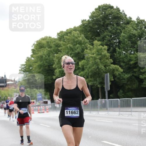 29.06.2025 - hella hamburg halbmarathon Jannik Wohlers http://msf.ph/oto/8199352 29.06.2025 10:25:07 Lombardsbrücke 1093, 2278, 3343, 5028, 6869, 9811, 10845, 10846, 11157, 11662, 13510, 13653, 13842, 14936, 15016, 15119, 15283, 16421, 16422 meine-sportfotos.de