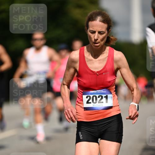 29.06.2025 - hella hamburg halbmarathon Dr. Thomas Lammeyer http://msf.ph/oto/8199378 29.06.2025 09:48:03 Kennedybrücke 2021, 2879, 3201, 3845, 4678, 5367, 6619, 8473, 8731, 10156, 10848 meine-sportfotos.de