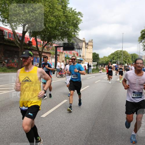 29.06.2025 - hella hamburg halbmarathon Yannick Fuchs http://msf.ph/oto/8199392 29.06.2025 10:44:38 20KM 1119, 1399, 1466, 1507, 1630, 1750, 1817, 2207, 3654, 4127, 4346, 5115, 6027, 6662, 6712, 6795, 7052, 7176, 7397, 7583, 7930, 7932, 8313, 8572, 8657, 8704, 8819, 9057, 10371, 10750, 11356, 11455, 11607, 12527, 12624, 13008, 13609, 13687, 13701, 13812, 13875, 14034, 14257, 14626, 15362, 15395, 15803, 15950, 16242, 16716, 16806, 17179, 17221, 17247, 17384, 18066, 18370, 18394, 18657, 18658, 18811 meine-sportfotos.de