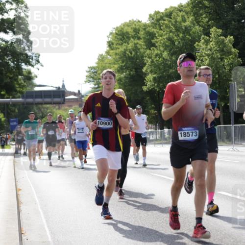 29.06.2025 - hella hamburg halbmarathon Jannik Wohlers http://msf.ph/oto/8199412 29.06.2025 09:47:35 Lombardsbrücke 1164, 1562, 2196, 2296, 2714, 4602, 5091, 5092, 6990, 8362, 8901, 9178, 9944, 10384, 10900, 11202, 11227, 11745, 12290, 12462, 12865, 13514, 13798, 13854, 14387, 14601, 14934, 14952, 15015, 15261, 15415, 15701, 15965, 16158, 16964, 17024, 17306, 18159, 18216, 18573, 18584, 18687, 18841 meine-sportfotos.de