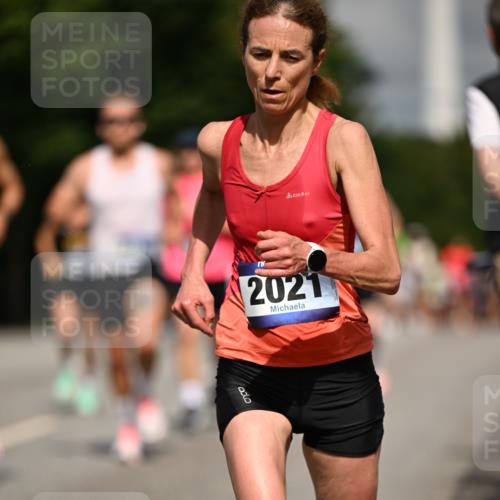 29.06.2025 - hella hamburg halbmarathon Dr. Thomas Lammeyer http://msf.ph/oto/8199422 29.06.2025 09:48:03 Kennedybrücke 2021, 2879, 3201, 3845, 4678, 5367, 6619, 8473, 8731, 10156, 10848 meine-sportfotos.de