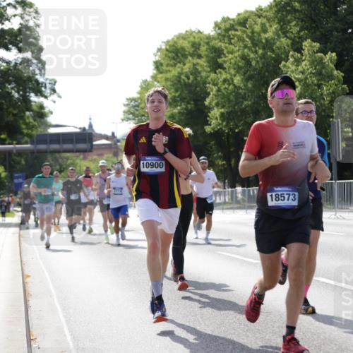 29.06.2025 - hella hamburg halbmarathon Jannik Wohlers http://msf.ph/oto/8199429 29.06.2025 09:47:35 Lombardsbrücke 1164, 1562, 2196, 2296, 2714, 4602, 5091, 5092, 6990, 8362, 8901, 9178, 9944, 10384, 10900, 11202, 11227, 11745, 12290, 12462, 12865, 13514, 13798, 13854, 14387, 14601, 14934, 14952, 15015, 15261, 15415, 15701, 15965, 16158, 16964, 17024, 17306, 18159, 18216, 18573, 18584, 18687, 18841 meine-sportfotos.de
