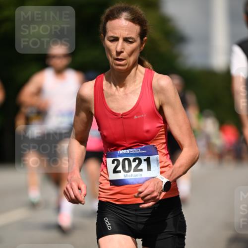 29.06.2025 - hella hamburg halbmarathon Dr. Thomas Lammeyer http://msf.ph/oto/8199457 29.06.2025 09:48:03 Kennedybrücke 2021, 2879, 3201, 3845, 4678, 5367, 6619, 8473, 8731, 10156, 10848 meine-sportfotos.de