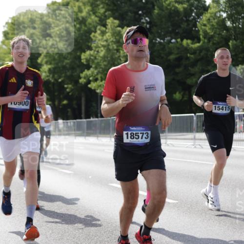29.06.2025 - hella hamburg halbmarathon Jannik Wohlers http://msf.ph/oto/8199468 29.06.2025 09:47:36 Lombardsbrücke 1164, 1562, 2196, 2296, 2714, 4602, 5091, 5092, 5315, 6684, 6990, 8362, 9178, 9944, 10384, 10900, 11202, 11227, 11745, 12290, 12462, 12865, 13514, 13798, 13854, 14387, 14601, 14934, 14952, 15015, 15261, 15415, 15701, 15965, 16158, 16964, 17024, 17306, 18159, 18216, 18573, 18584, 18687, 18841 meine-sportfotos.de