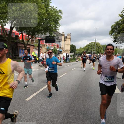 29.06.2025 - hella hamburg halbmarathon Yannick Fuchs http://msf.ph/oto/8199490 29.06.2025 10:44:39 20KM 1119, 1399, 1461, 1466, 1507, 1630, 1750, 1817, 2207, 3654, 4127, 4346, 5115, 6027, 6662, 6712, 6795, 7052, 7176, 7397, 7583, 7930, 7932, 8313, 8572, 8657, 8704, 8819, 9057, 10371, 10750, 11356, 11455, 11607, 12527, 12624, 13008, 13609, 13687, 13701, 13812, 13875, 14034, 14257, 14626, 15362, 15395, 15803, 15950, 16716, 16806, 17179, 17221, 17247, 17384, 18066, 18370, 18394, 18657, 18658, 18811 meine-sportfotos.de