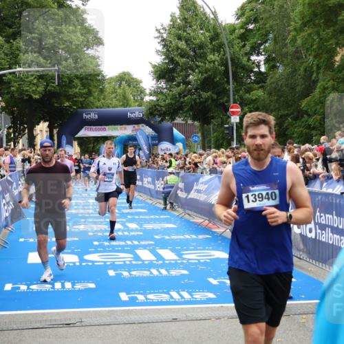 29.06.2025 - hella hamburg halbmarathon Zöllner http://msf.ph/oto/8199519 29.06.2025 10:46:57 Ziel 1139, 1689, 4091, 13940, 14385, 14594, 16081, 17172, 17492, 17892, 17979, 19105 meine-sportfotos.de