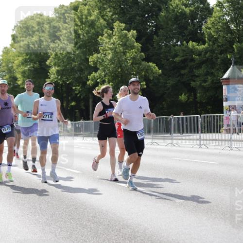 29.06.2025 - hella hamburg halbmarathon Jannik Wohlers http://msf.ph/oto/8199530 29.06.2025 09:47:38 Lombardsbrücke 1164, 1385, 1562, 1743, 2714, 4602, 5091, 5092, 5315, 6684, 6990, 8362, 9178, 9944, 10384, 10900, 11202, 11227, 11620, 11745, 12290, 12865, 13798, 13854, 14387, 14934, 14952, 15015, 15261, 15415, 15701, 15965, 16158, 17024, 17306, 18159, 18216, 18573, 18584, 18841 meine-sportfotos.de