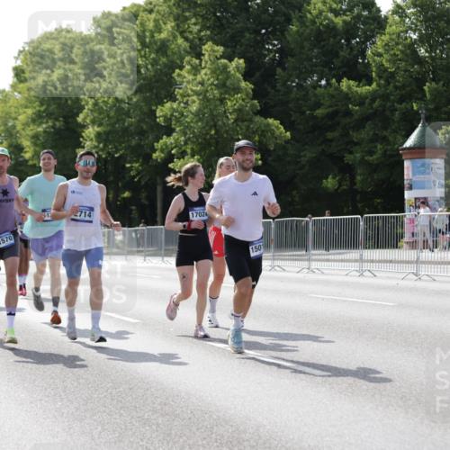 29.06.2025 - hella hamburg halbmarathon Jannik Wohlers http://msf.ph/oto/8199543 29.06.2025 09:47:38 Lombardsbrücke 1164, 1385, 1562, 1743, 2714, 4602, 5091, 5092, 5315, 6684, 6990, 8362, 9178, 9944, 10384, 10900, 11202, 11227, 11620, 11745, 12290, 12865, 13798, 13854, 14387, 14934, 14952, 15015, 15261, 15415, 15701, 15965, 16158, 17024, 17306, 18159, 18216, 18573, 18584, 18841 meine-sportfotos.de