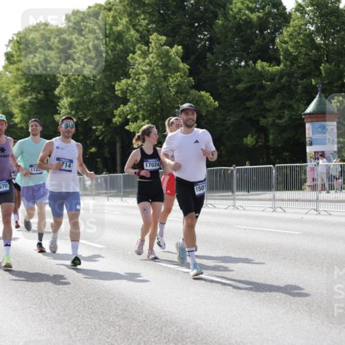 29.06.2025 - hella hamburg halbmarathon Jannik Wohlers http://msf.ph/oto/8199550 29.06.2025 09:47:38 Lombardsbrücke 1164, 1385, 1562, 1743, 2714, 4602, 5091, 5092, 5315, 6684, 6990, 8362, 9178, 9944, 10384, 10900, 11202, 11227, 11620, 11745, 12290, 12865, 13798, 13854, 14387, 14934, 14952, 15015, 15261, 15415, 15701, 15965, 16158, 17024, 17306, 18159, 18216, 18573, 18584, 18841 meine-sportfotos.de