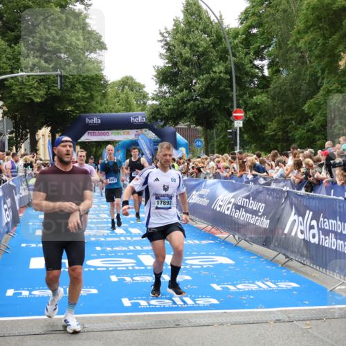 29.06.2025 - hella hamburg halbmarathon Zöllner http://msf.ph/oto/8199561 29.06.2025 10:46:58 Ziel 1139, 1689, 4091, 13728, 14385, 14449, 14594, 16081, 17172, 17492, 17892, 17979, 19105 meine-sportfotos.de