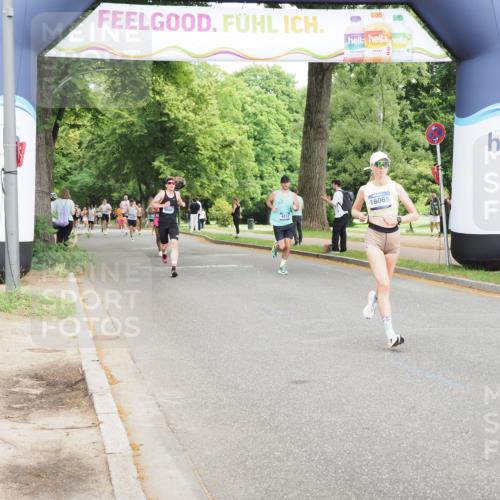 29.06.2025 - hella hamburg halbmarathon MichiJ http://msf.ph/oto/8199568 29.06.2025 10:21:19 Zwischen KM18-KM19 3955, 7845, 11877, 14450, 16065 meine-sportfotos.de