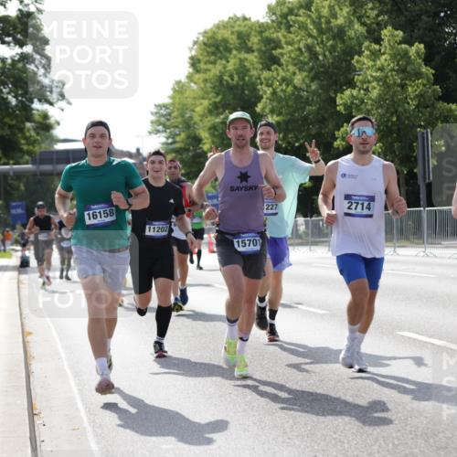 29.06.2025 - hella hamburg halbmarathon Jannik Wohlers http://msf.ph/oto/8199607 29.06.2025 09:47:39 Lombardsbrücke 1164, 1385, 1562, 1743, 2714, 3959, 4602, 5091, 5092, 5315, 6684, 6990, 8362, 9178, 9944, 10384, 10900, 11202, 11227, 11620, 11745, 12290, 12865, 13798, 13854, 14387, 14908, 14934, 14952, 15015, 15261, 15415, 15701, 15965, 16158, 17024, 17306, 18159, 18216, 18573, 18584, 18841 meine-sportfotos.de