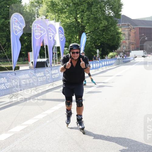 29.06.2025 - hella hamburg halbmarathon Strokosch-Dieckow http://msf.ph/oto/8199630 29.06.2025 09:45:42 Ziel 20078, 20268 meine-sportfotos.de