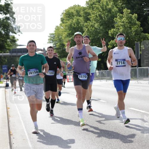 29.06.2025 - hella hamburg halbmarathon Jannik Wohlers http://msf.ph/oto/8199633 29.06.2025 09:47:39 Lombardsbrücke 1164, 1385, 1562, 1743, 2714, 3959, 4602, 5091, 5092, 5315, 6684, 6990, 8362, 9178, 9944, 10384, 10900, 11202, 11227, 11620, 11745, 12290, 12865, 13798, 13854, 14387, 14908, 14934, 14952, 15015, 15261, 15415, 15701, 15965, 16158, 17024, 17306, 18159, 18216, 18573, 18584, 18841 meine-sportfotos.de