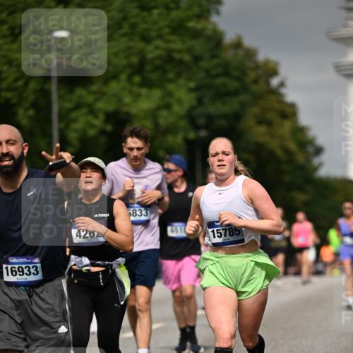 29.06.2025 - hella hamburg halbmarathon Dr. Thomas Lammeyer http://msf.ph/oto/8199789 29.06.2025 10:11:38 Kennedybrücke 1893, 1993, 2136, 3929, 4262, 5242, 5845, 5899, 5926, 6196, 6517, 6518, 6707, 6713, 6715, 6833, 7503, 7760, 8585, 9967, 10283, 10700, 10703, 11114 meine-sportfotos.de