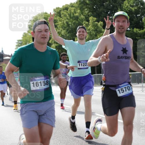 29.06.2025 - hella hamburg halbmarathon Jannik Wohlers http://msf.ph/oto/8199799 29.06.2025 09:47:40 Lombardsbrücke 1164, 1385, 1562, 1743, 2714, 3959, 4602, 5091, 5315, 6684, 6829, 6990, 8362, 9178, 9944, 10384, 10900, 11202, 11227, 11620, 11745, 12290, 12865, 13595, 13798, 13854, 14387, 14908, 14934, 14952, 15015, 15261, 15415, 15701, 15965, 16158, 17024, 17217, 17306, 18103, 18159, 18216, 18573, 18584, 18841 meine-sportfotos.de