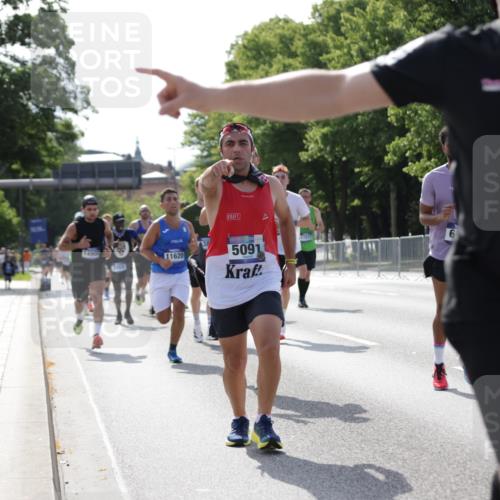 29.06.2025 - hella hamburg halbmarathon Jannik Wohlers http://msf.ph/oto/8199928 29.06.2025 09:47:42 Lombardsbrücke 1164, 1385, 1562, 1743, 2714, 3959, 4602, 4860, 5091, 5315, 6684, 6829, 6990, 8362, 9178, 9944, 10384, 10900, 11202, 11227, 11620, 11745, 12290, 12514, 12865, 13595, 13854, 14387, 14908, 14934, 15015, 15261, 15415, 15701, 16119, 16158, 17024, 17217, 17306, 18103, 18216, 18573, 18584, 18679, 18841 meine-sportfotos.de