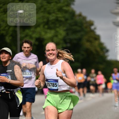 29.06.2025 - hella hamburg halbmarathon Dr. Thomas Lammeyer http://msf.ph/oto/8199952 29.06.2025 10:11:39 Kennedybrücke 1893, 1993, 2136, 3929, 4262, 5242, 5845, 5899, 5926, 6196, 6517, 6518, 6707, 6713, 6715, 6833, 7503, 7760, 8585, 9967, 10283, 10700 meine-sportfotos.de