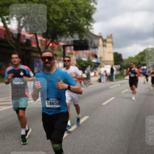 29.06.2025 - hella hamburg halbmarathon Yannick Fuchs http://msf.ph/oto/8199971 29.06.2025 10:44:39 20KM 1119, 1399, 1461, 1466, 1507, 1630, 1750, 1817, 2207, 3654, 4127, 4346, 5115, 6027, 6662, 6712, 6795, 7052, 7176, 7397, 7583, 7930, 7932, 8313, 8572, 8657, 8704, 8819, 9057, 10371, 10750, 11356, 11455, 11607, 12527, 12624, 13008, 13609, 13687, 13701, 13812, 13875, 14034, 14257, 14626, 15362, 15395, 15803, 15950, 16716, 16806, 17179, 17221, 17247, 17384, 18066, 18370, 18394, 18657, 18658, 18811 meine-sportfotos.de