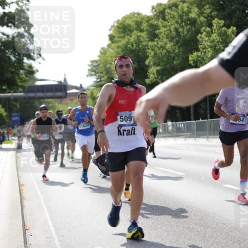 29.06.2025 - hella hamburg halbmarathon Jannik Wohlers http://msf.ph/oto/8199973 29.06.2025 09:47:42 Lombardsbrücke 1164, 1385, 1562, 1743, 2714, 3959, 4602, 4860, 5091, 5315, 6684, 6829, 6990, 8362, 9178, 9944, 10384, 10900, 11202, 11227, 11620, 11745, 12290, 12514, 12865, 13595, 13854, 14387, 14908, 14934, 15015, 15261, 15415, 15701, 16119, 16158, 17024, 17217, 17306, 18103, 18216, 18573, 18584, 18679, 18841 meine-sportfotos.de