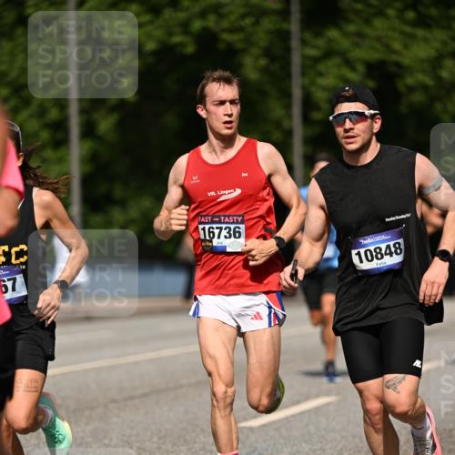29.06.2025 - hella hamburg halbmarathon Dr. Thomas Lammeyer http://msf.ph/oto/8199990 29.06.2025 09:48:07 Kennedybrücke 2021, 3201, 3845, 5269, 5367, 6619, 8473, 8731, 10156, 10486, 10848 meine-sportfotos.de