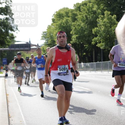 29.06.2025 - hella hamburg halbmarathon Jannik Wohlers http://msf.ph/oto/8200001 29.06.2025 09:47:42 Lombardsbrücke 1164, 1385, 1562, 1743, 2714, 3959, 4602, 4860, 5091, 5315, 6684, 6829, 6990, 8362, 9178, 9944, 10384, 10900, 11202, 11227, 11620, 11745, 12290, 12514, 12865, 13595, 13854, 14387, 14908, 14934, 15015, 15261, 15415, 15701, 16119, 16158, 17024, 17217, 17306, 18103, 18216, 18573, 18584, 18679, 18841 meine-sportfotos.de