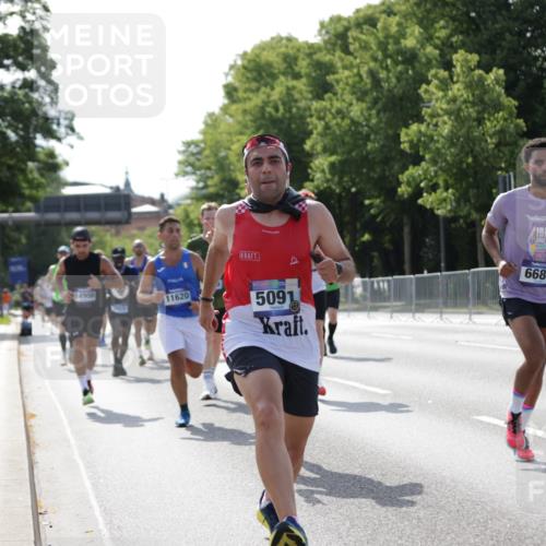 29.06.2025 - hella hamburg halbmarathon Jannik Wohlers http://msf.ph/oto/8200024 29.06.2025 09:47:42 Lombardsbrücke 1164, 1385, 1562, 1743, 2714, 3959, 4602, 4860, 5091, 5315, 6684, 6829, 6990, 8362, 9178, 9944, 10384, 10900, 11202, 11227, 11620, 11745, 12290, 12514, 12865, 13595, 13854, 14387, 14908, 14934, 15015, 15261, 15415, 15701, 16119, 16158, 17024, 17217, 17306, 18103, 18216, 18573, 18584, 18679, 18841 meine-sportfotos.de