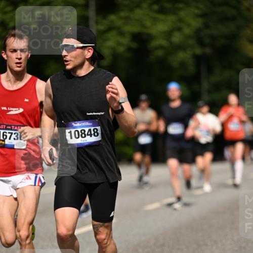29.06.2025 - hella hamburg halbmarathon Dr. Thomas Lammeyer http://msf.ph/oto/8200026 29.06.2025 09:48:08 Kennedybrücke 2021, 3201, 3845, 5269, 5367, 6619, 8473, 8731, 10156, 10486, 10848 meine-sportfotos.de