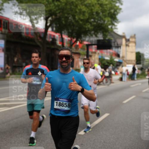 29.06.2025 - hella hamburg halbmarathon Yannick Fuchs http://msf.ph/oto/8200053 29.06.2025 10:44:40 20KM 1119, 1399, 1461, 1466, 1507, 1630, 1750, 1817, 2207, 3654, 4127, 4346, 5115, 6027, 6662, 6712, 6795, 7052, 7176, 7397, 7583, 7930, 7932, 8572, 8657, 8704, 8819, 9057, 10371, 10750, 11356, 11455, 11607, 12624, 13008, 13609, 13687, 13701, 13812, 13875, 14034, 14257, 14626, 15362, 15395, 15803, 15950, 16716, 16806, 17179, 17221, 17247, 17384, 18066, 18370, 18394, 18657, 18658, 18811 meine-sportfotos.de