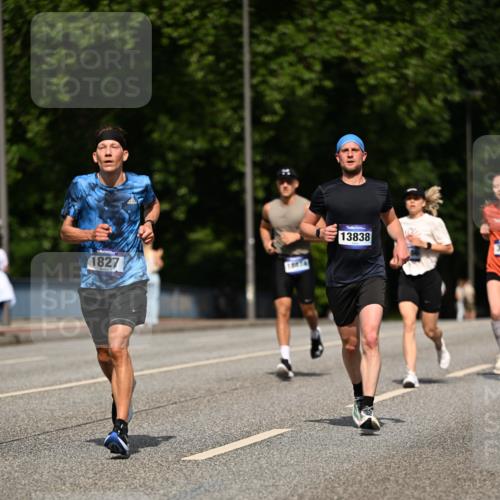 29.06.2025 - hella hamburg halbmarathon Dr. Thomas Lammeyer http://msf.ph/oto/8200055 29.06.2025 09:48:08 Kennedybrücke 2021, 3201, 3845, 5269, 5367, 6619, 8473, 8731, 10156, 10486, 10848 meine-sportfotos.de