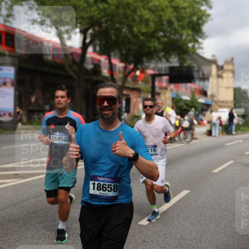 29.06.2025 - hella hamburg halbmarathon Yannick Fuchs http://msf.ph/oto/8200057 29.06.2025 10:44:40 20KM 1119, 1399, 1461, 1466, 1507, 1630, 1750, 1817, 2207, 3654, 4127, 4346, 5115, 6027, 6662, 6712, 6795, 7052, 7176, 7397, 7583, 7930, 7932, 8572, 8657, 8704, 8819, 9057, 10371, 10750, 11356, 11455, 11607, 12624, 13008, 13609, 13687, 13701, 13812, 13875, 14034, 14257, 14626, 15362, 15395, 15803, 15950, 16716, 16806, 17179, 17221, 17247, 17384, 18066, 18370, 18394, 18657, 18658, 18811 meine-sportfotos.de