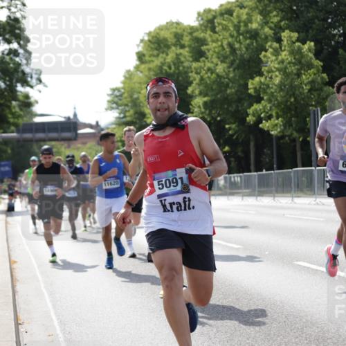 29.06.2025 - hella hamburg halbmarathon Jannik Wohlers http://msf.ph/oto/8200059 29.06.2025 09:47:42 Lombardsbrücke 1164, 1385, 1562, 1743, 2714, 3959, 4602, 4860, 5091, 5315, 6684, 6829, 6990, 8362, 9178, 9944, 10384, 10900, 11202, 11227, 11620, 11745, 12290, 12514, 12865, 13595, 13854, 14387, 14908, 14934, 15015, 15261, 15415, 15701, 16119, 16158, 17024, 17217, 17306, 18103, 18216, 18573, 18584, 18679, 18841 meine-sportfotos.de