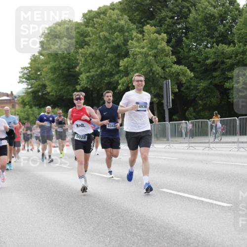 29.06.2025 - hella hamburg halbmarathon Jannik Wohlers http://msf.ph/oto/8200066 29.06.2025 10:25:14 Lombardsbrücke 1093, 1305, 1481, 3343, 3765, 4378, 5028, 8881, 9811, 10845, 10846, 11157, 11662, 12074, 12505, 13653, 13842, 14936, 15283, 16289, 16354, 16381, 16927 meine-sportfotos.de
