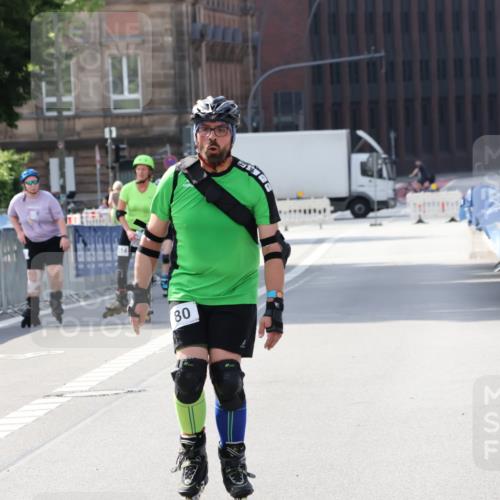 29.06.2025 - hella hamburg halbmarathon Strokosch-Dieckow http://msf.ph/oto/8200092 29.06.2025 09:47:09 Ziel 20080 meine-sportfotos.de