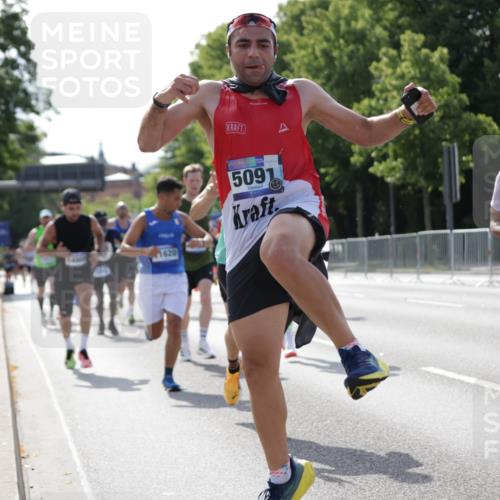 29.06.2025 - hella hamburg halbmarathon Jannik Wohlers http://msf.ph/oto/8200150 29.06.2025 09:47:42 Lombardsbrücke 1164, 1385, 1562, 1743, 2714, 3959, 4602, 4860, 5091, 5315, 6684, 6829, 6990, 8362, 9178, 9944, 10384, 10900, 11202, 11227, 11620, 11745, 12290, 12514, 12865, 13595, 13854, 14387, 14908, 14934, 15015, 15261, 15415, 15701, 16119, 16158, 17024, 17217, 17306, 18103, 18216, 18573, 18584, 18679, 18841 meine-sportfotos.de