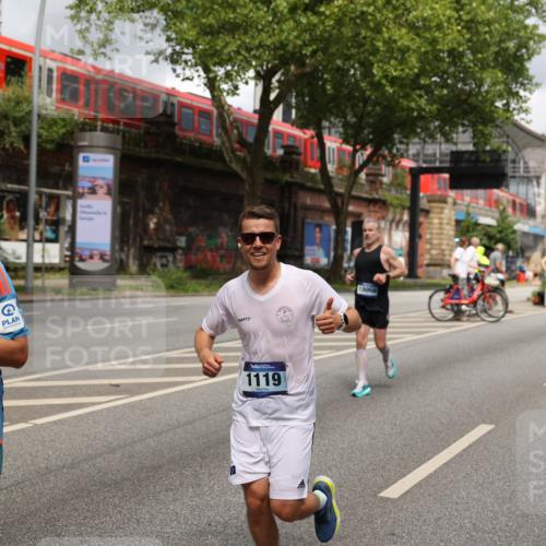 29.06.2025 - hella hamburg halbmarathon Yannick Fuchs http://msf.ph/oto/8200221 29.06.2025 10:44:40 20KM 1119, 1399, 1461, 1466, 1507, 1630, 1750, 1817, 2207, 3654, 4127, 4346, 5115, 6027, 6662, 6712, 6795, 7052, 7176, 7397, 7583, 7930, 7932, 8572, 8657, 8704, 8819, 9057, 10371, 10750, 11356, 11455, 11607, 12624, 13008, 13609, 13687, 13701, 13812, 13875, 14034, 14257, 14626, 15362, 15395, 15803, 15950, 16716, 16806, 17179, 17221, 17247, 17384, 18066, 18370, 18394, 18657, 18658, 18811 meine-sportfotos.de