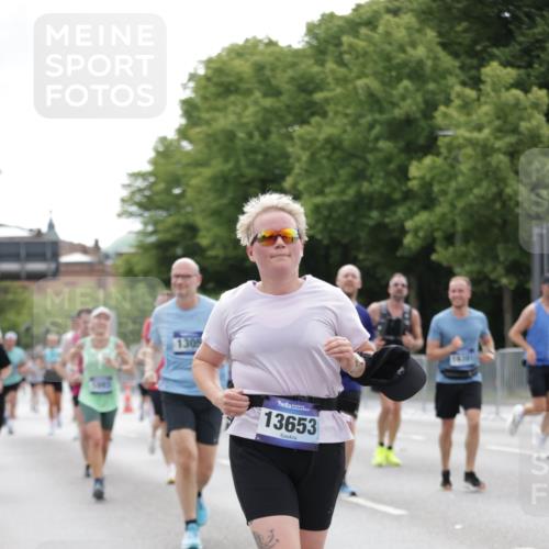 29.06.2025 - hella hamburg halbmarathon Jannik Wohlers http://msf.ph/oto/8200270 29.06.2025 10:25:17 Lombardsbrücke 1093, 1305, 1479, 1481, 3343, 3765, 4378, 5028, 8881, 9811, 10104, 10845, 10846, 11699, 12074, 12505, 13653, 13842, 14936, 15283, 16289, 16354, 16381, 16927 meine-sportfotos.de